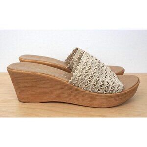 A Gianetti Made in Italy Slip On White Tan Faux Wood Wedge Sandal Size 7